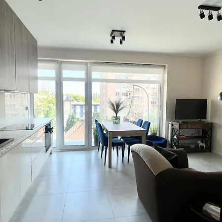 Mily Poranek - Slonce, Mewy, Doskonala Kawa * Gdynia